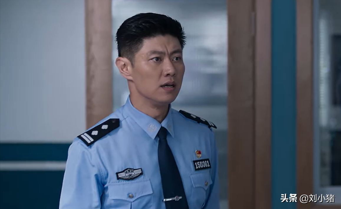 《暗刃觉醒》火爆来袭，开头就惊心动魄，演员全是熟脸，追定了