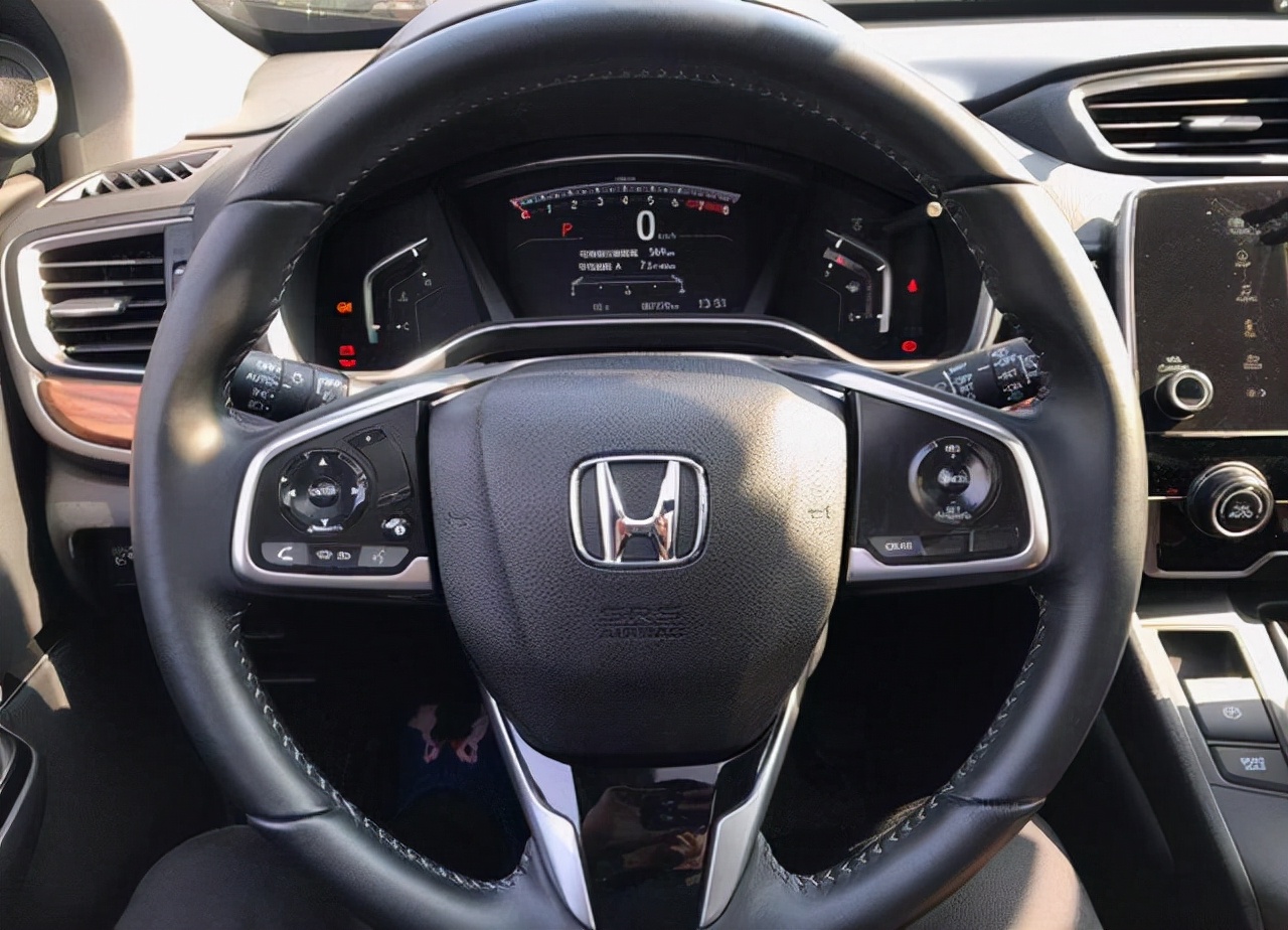 开完日产奇骏，再开本田CRV，对比后发现了两款车的差距