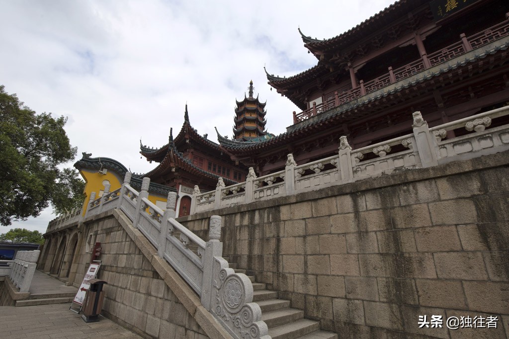 金山寺简介（一个充满历史传说与神话故事的寺庙）