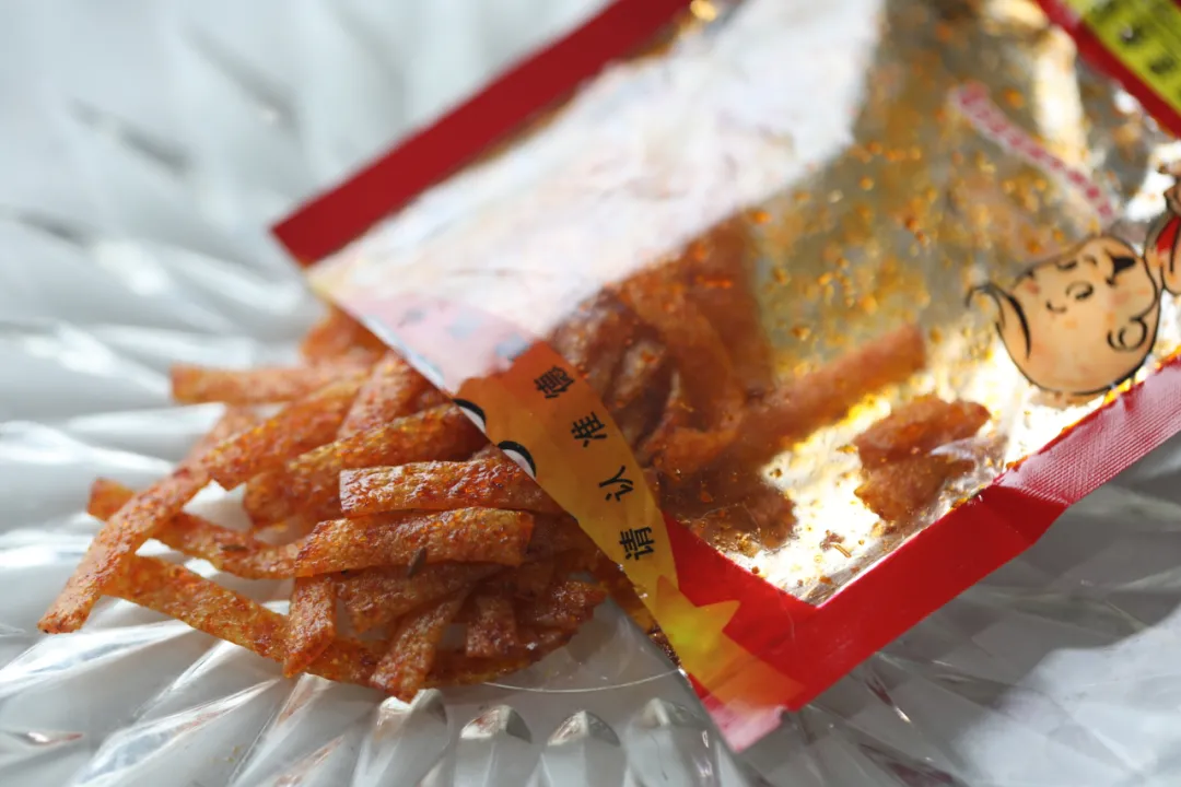 一口入魂！15款童年辣条评测，5毛钱就能买到的快乐