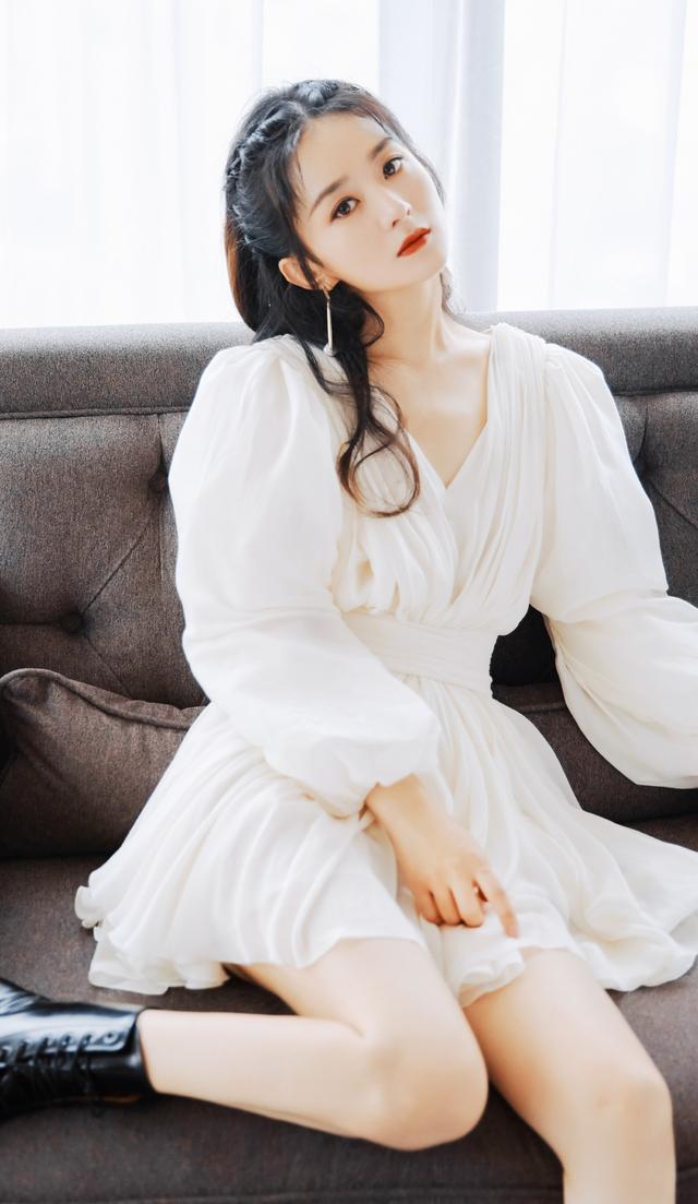 “黑红玫瑰”——赵丽颖