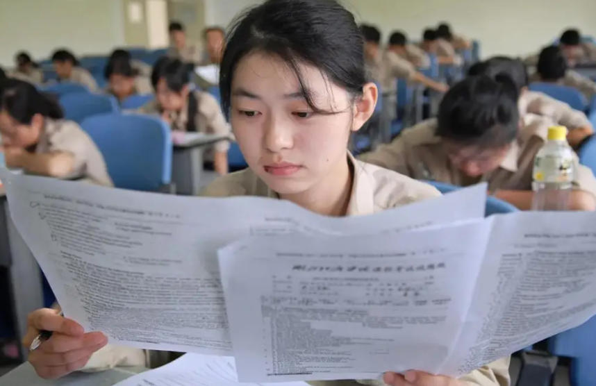 高考估分和真实分（高考分数和模拟考分数差多少）