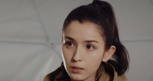 古装VS现代堪称“换头”！多演点古装戏吧，我能磕一辈子