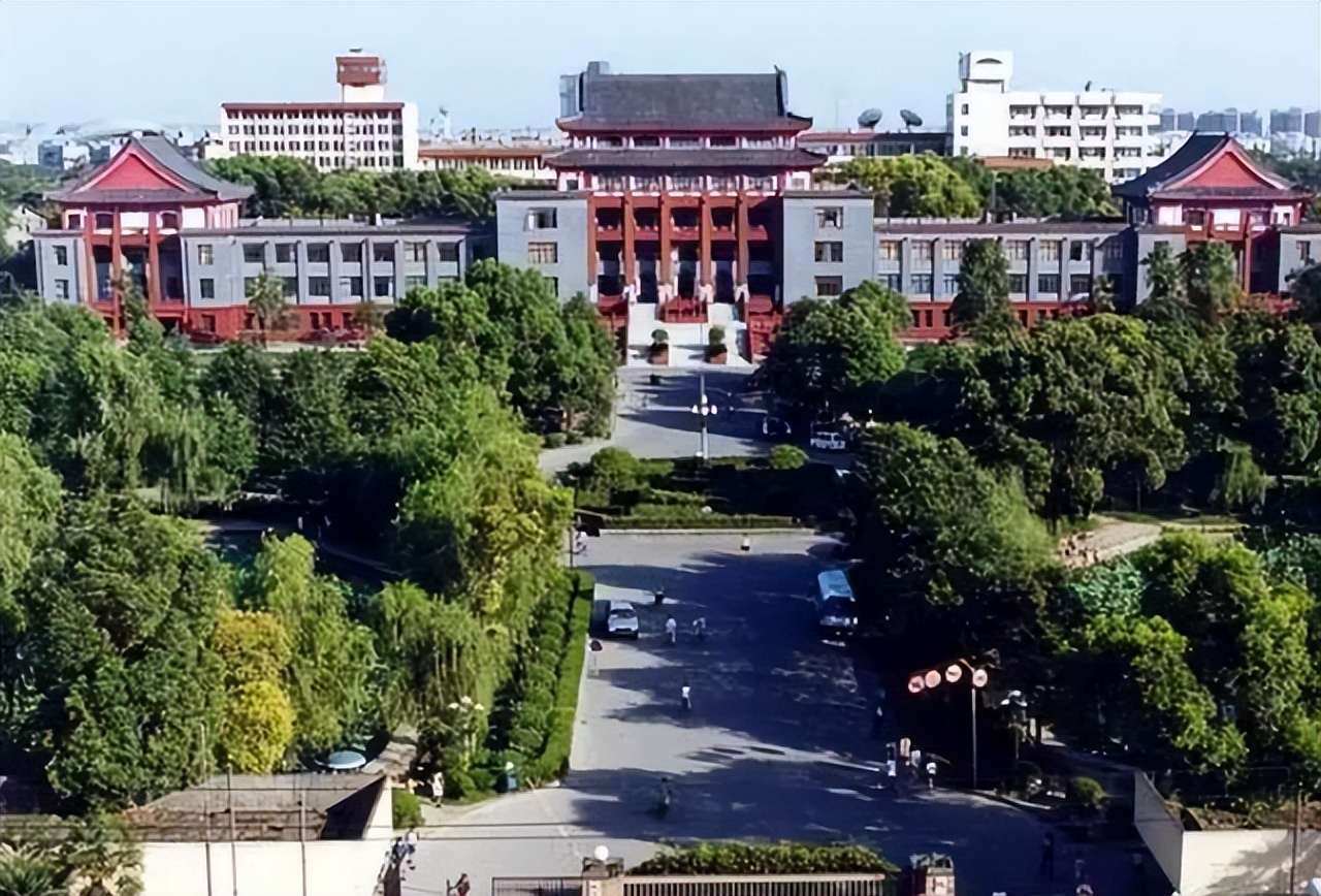 成都的好大学（西南地区高校排名公布）