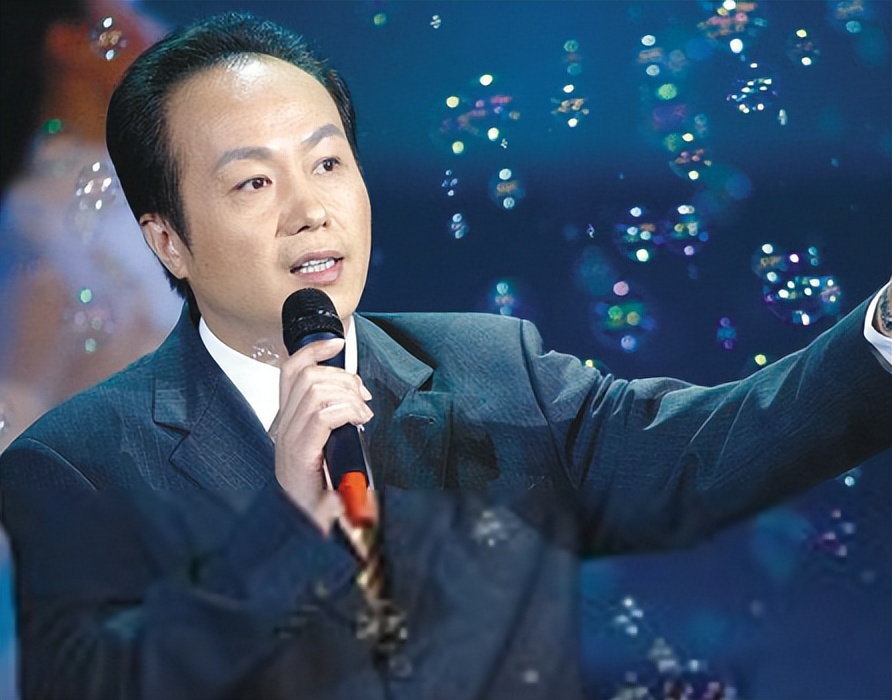 国嘴罗京，25年央视主持经历零失误，今妻子已再婚富商