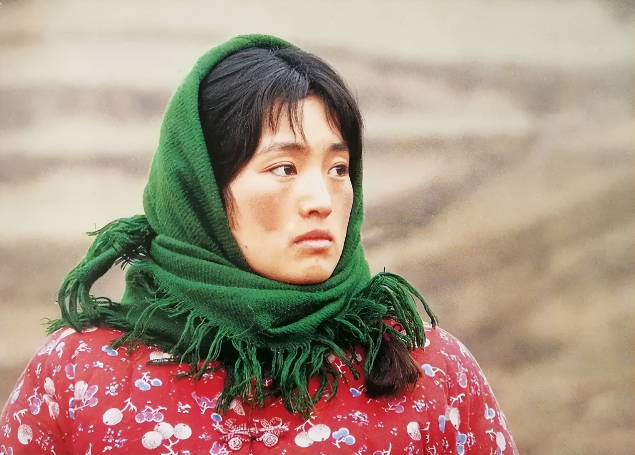 赵丽颖演“何幸福”首播引关注，网友：珠玉在前，真不是美就行了