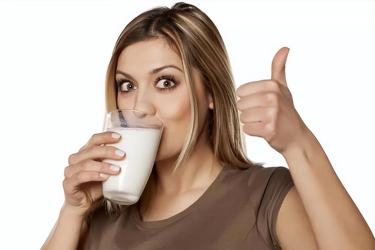 女性到了“这个年纪”，大姨妈还能准时来，或暗示子宫保养还不错