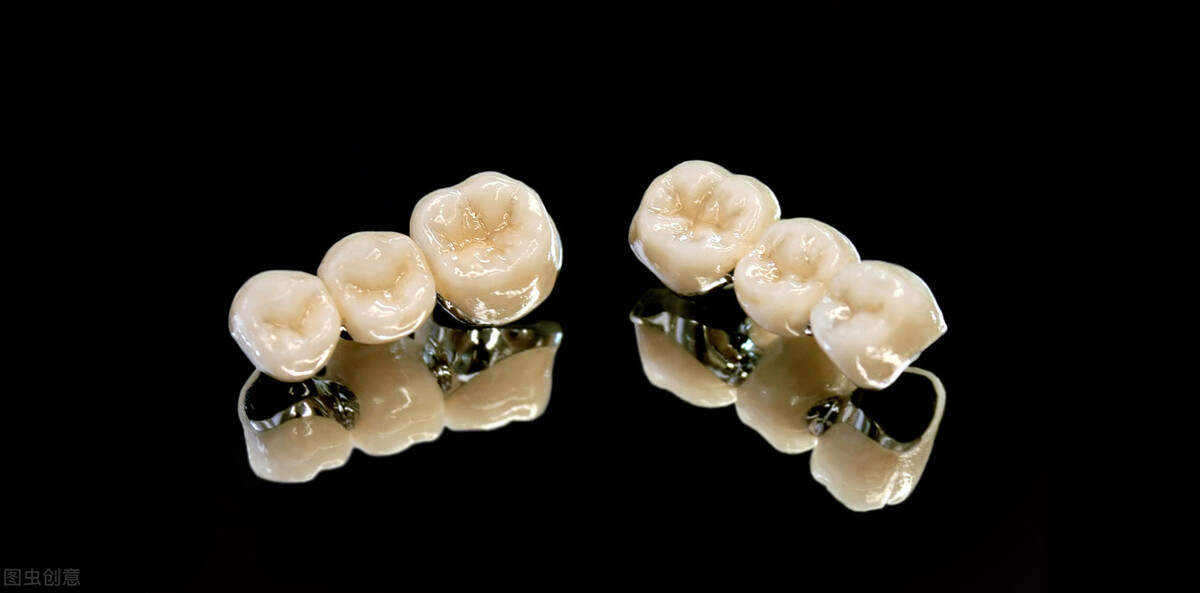 老人的牙齿只剩几颗，要不要全拔了再镶新牙？牙医告诉你答案
