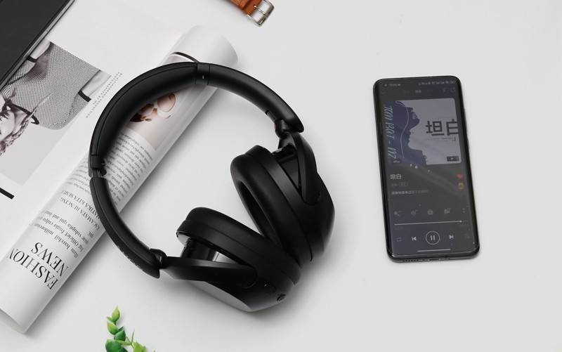 年度好物：索尼新款重低音頭戴式降噪耳機(jī)，強(qiáng)勁續(xù)航，靜聽好時(shí)光