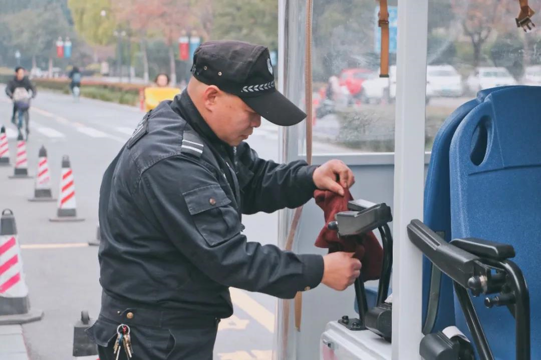 20220222，浙大与你共赴爱的∞！