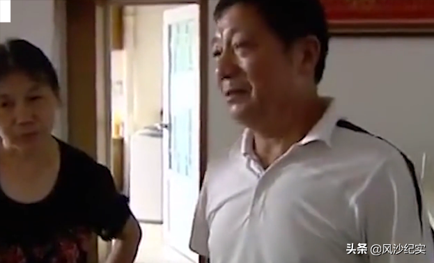 救灾英雄负伤，妻子卷走118万补偿款与人私会，偷换药物蓄意谋杀