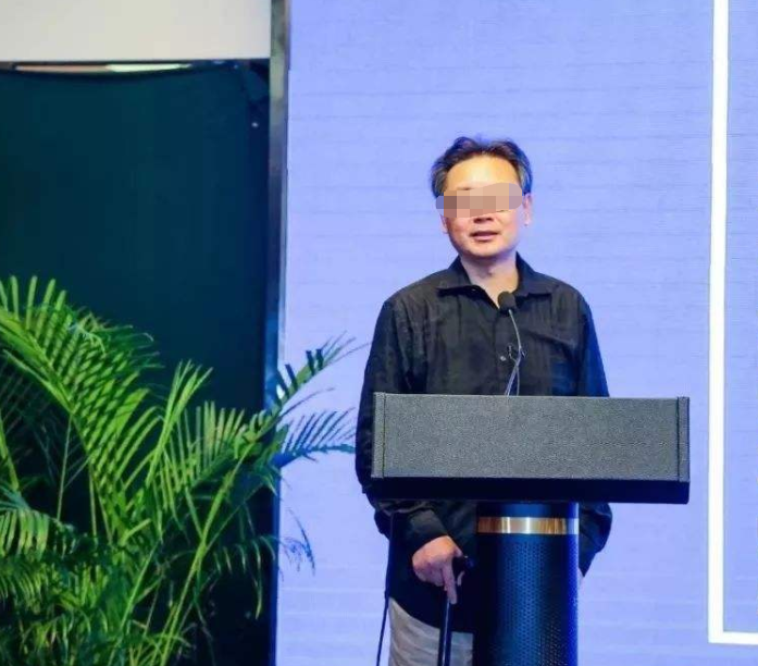 震旦学院教师后续，南大教授在朋友圈“吐露心声”，引起网友不快