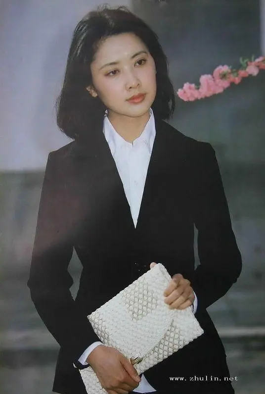 50年代出生的内地女明星,总有一种蓬勃生命力的美,璀璨夺目-蘑菇号