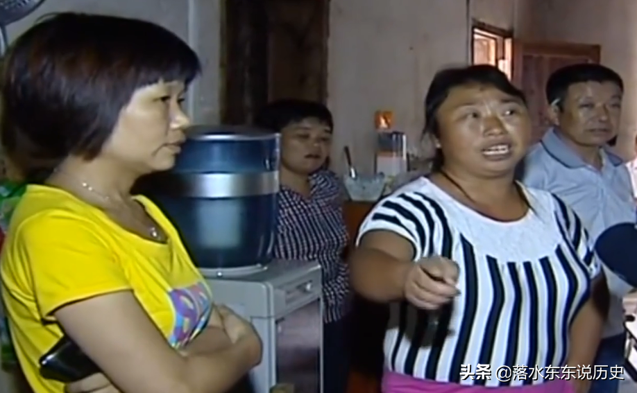 湖南19岁养女高考金榜题名，私下却与富爸爸相认，被骂忘恩负义