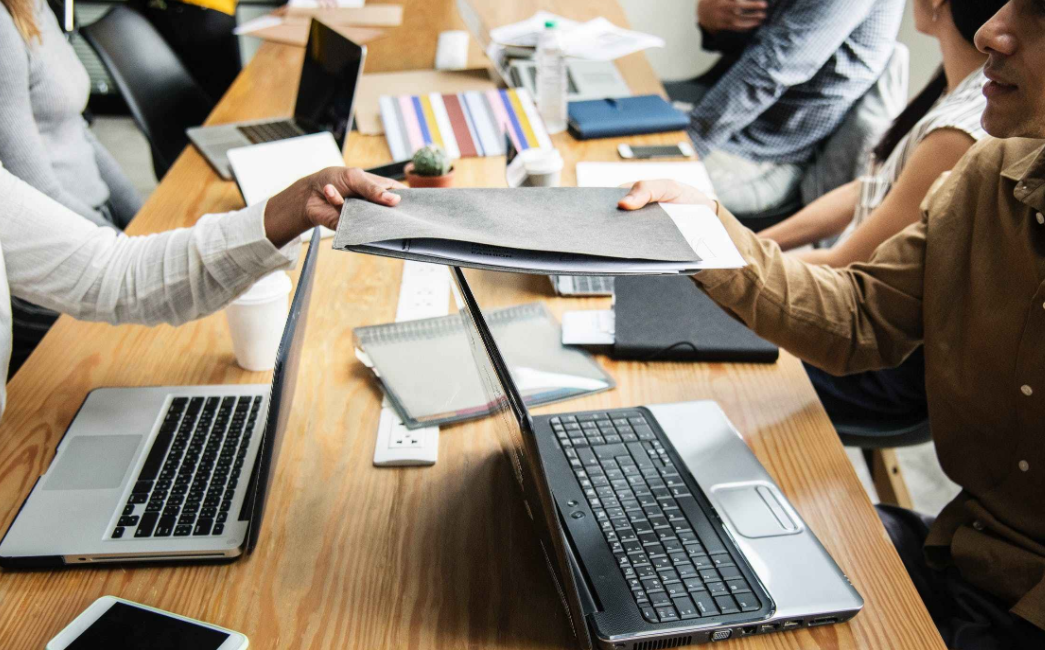 事业单位迎来“春天”，薪资待遇有望提高，将与公务员看齐