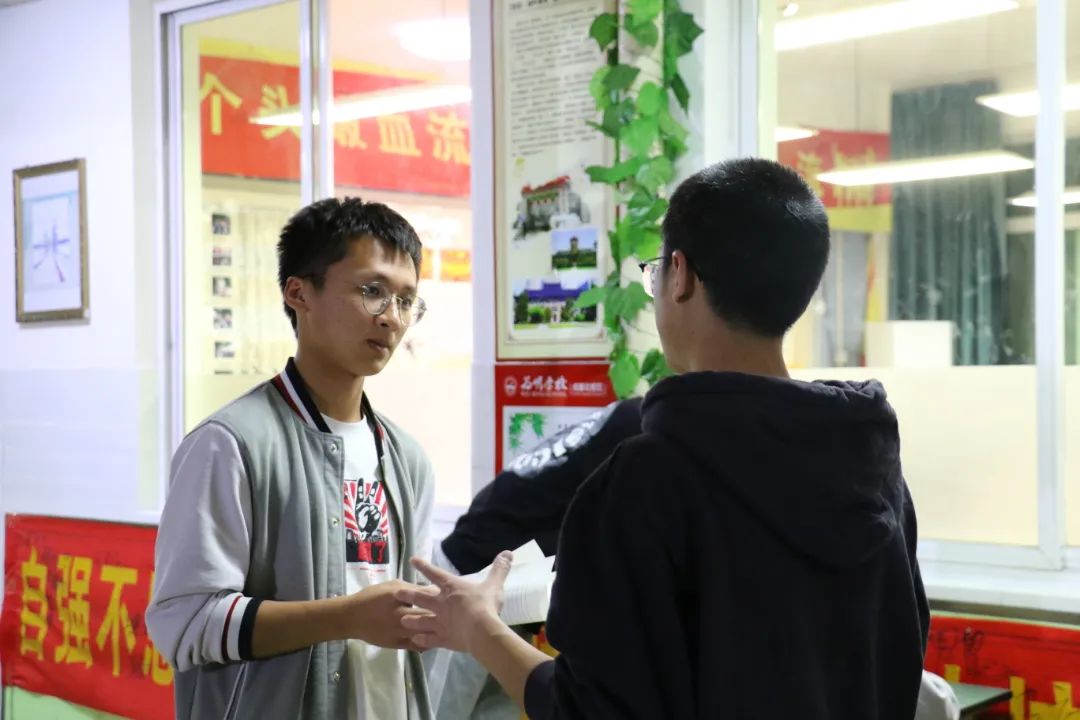 高考倒计时40天！致敬每一位成都为明的追梦者，决胜高考志做黑马