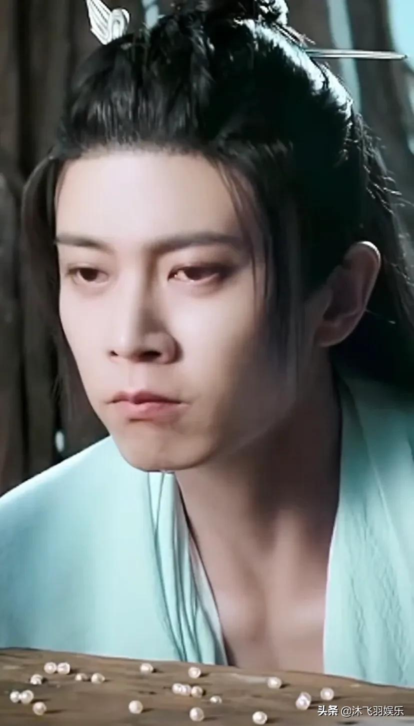 同一演员呆萌鱼霸气尊主和小南辰王的反差感，任嘉伦国超太会演了