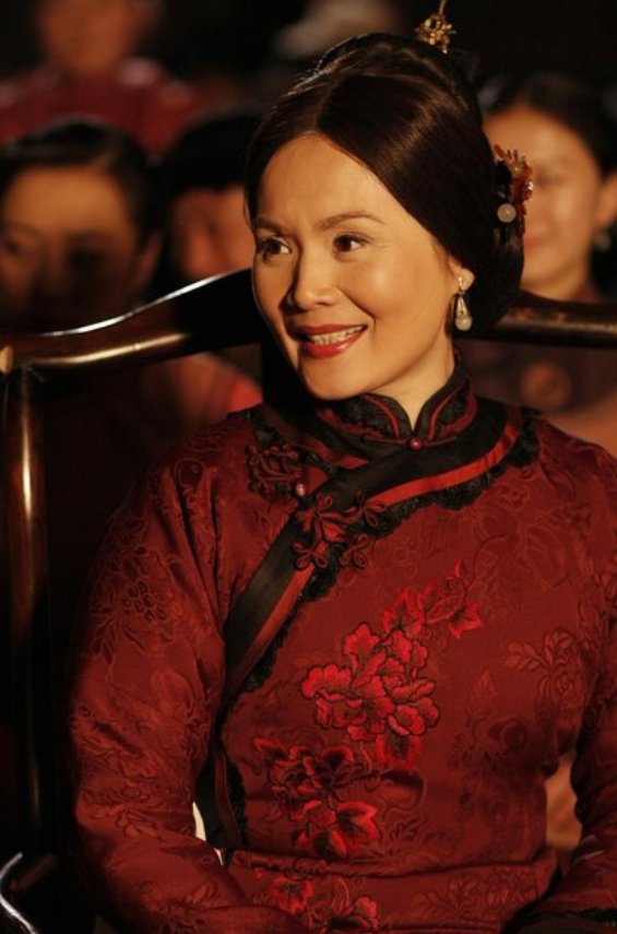 著名演员吴冕:嫁给大学同窗恩爱42年,63岁再翻红,今低调幸福