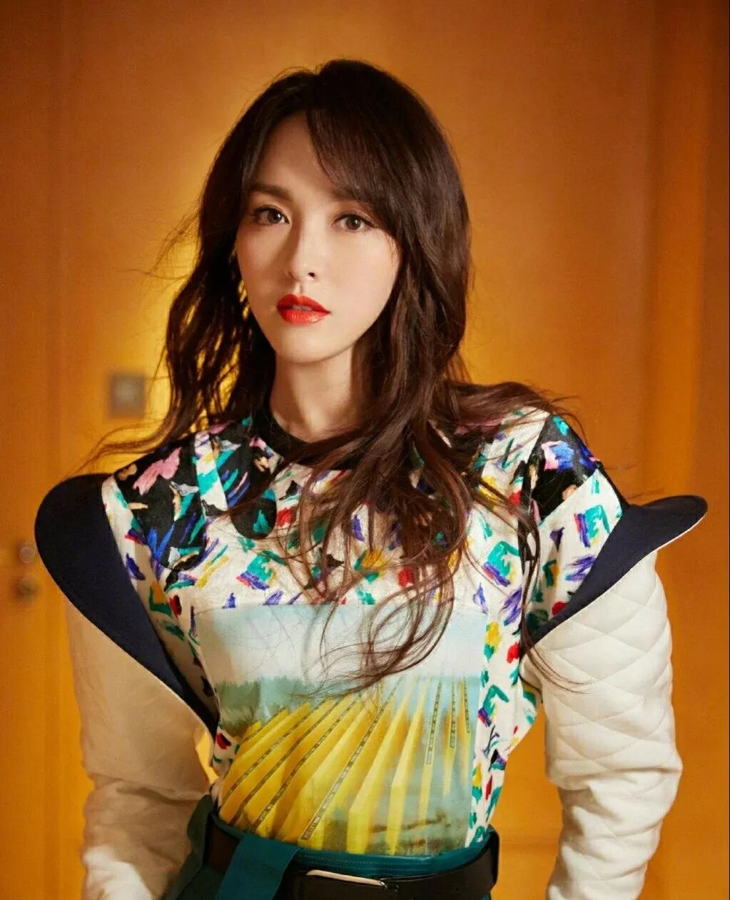 永远都是优雅美丽的唐嫣