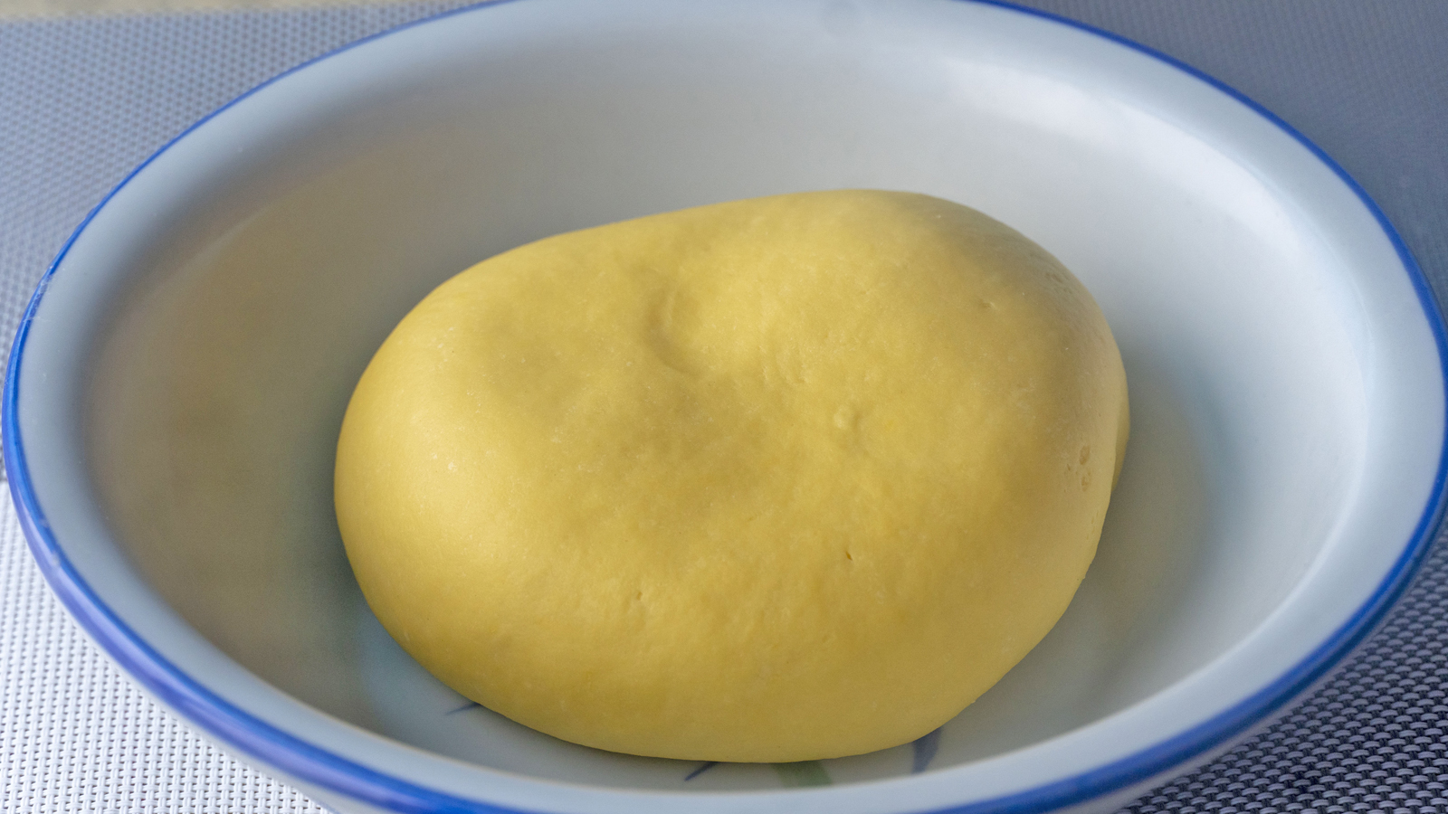 面粉最过瘾的6种做法，不用烤箱，咬一口酥掉渣，一出锅就抢光了