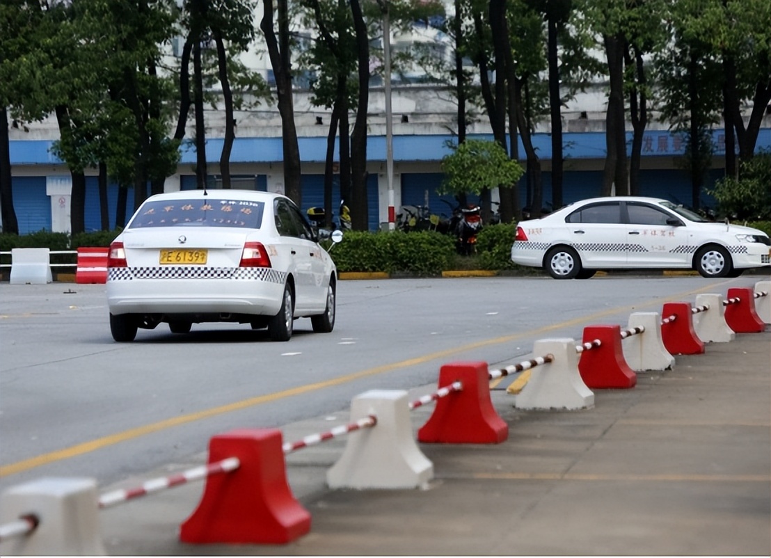 5月1号起，没考驾照的朋友都笑了，驾照可以自学直考，省时又省钱
