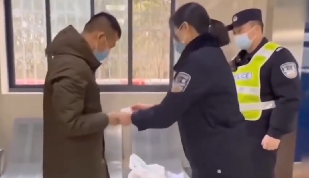 “个人收款码”不停用！最新公告来了【三分钟法治新闻全知道】