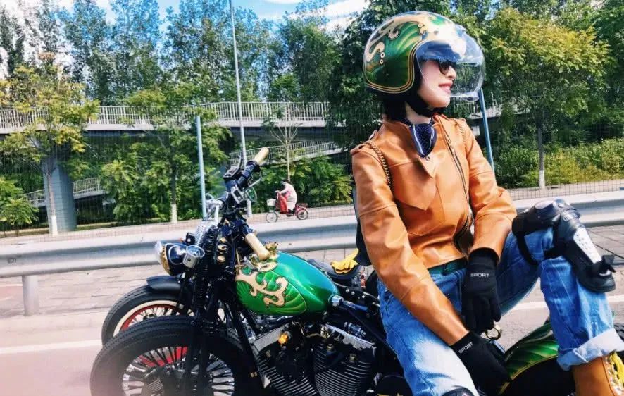 “宝女郎”张俪：被称渣男回收站，36岁仍未婚，成名路上有眼泪