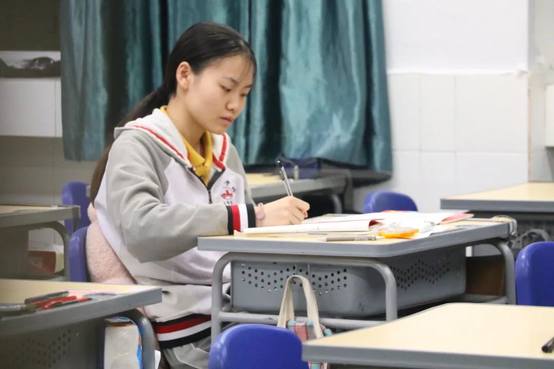 高考倒计时40天！致敬每一位成都为明的追梦者，决胜高考志做黑马