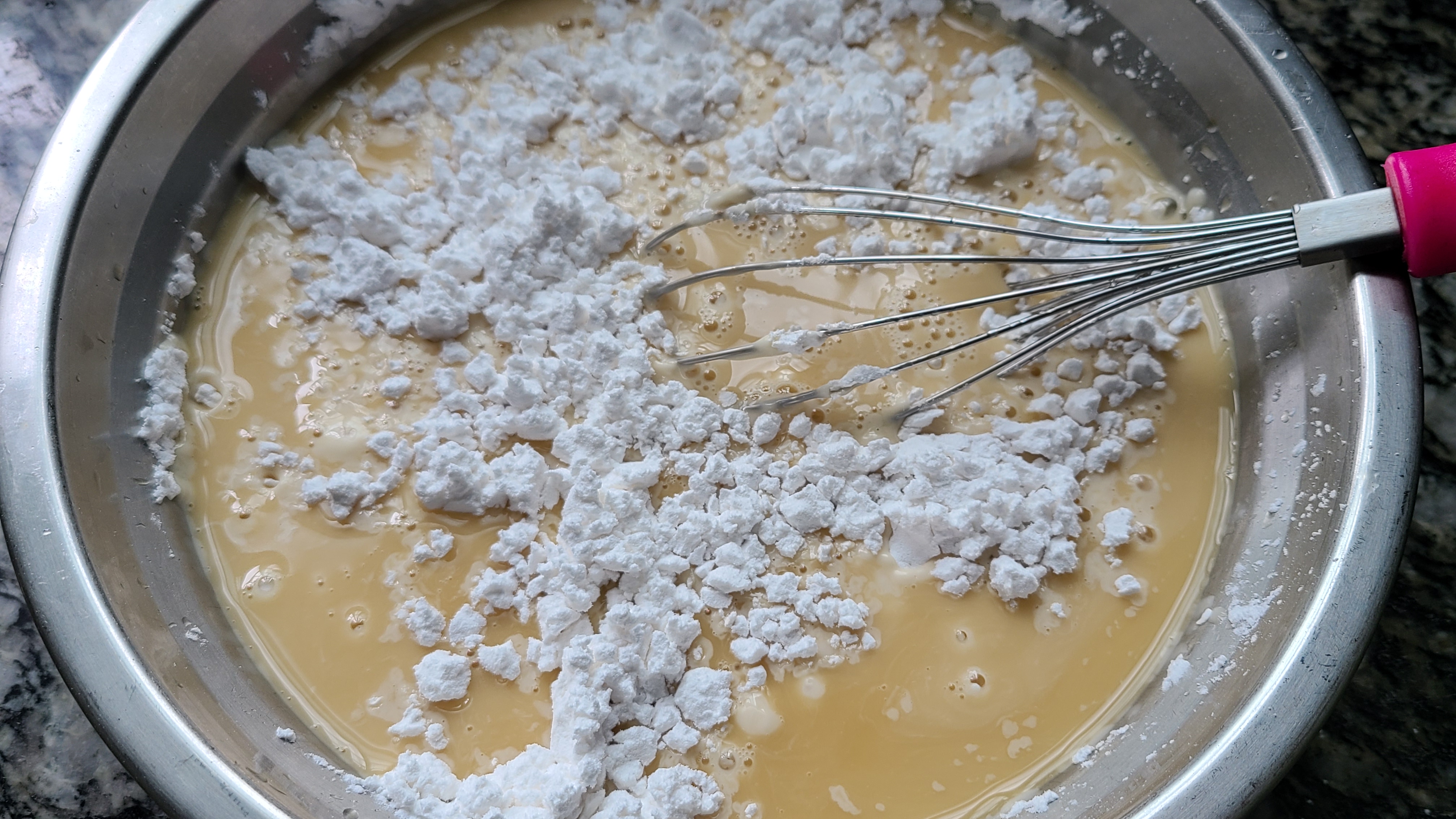 千层糕是出了名的广东美食，软糯Q弹香味浓，好吃又简单