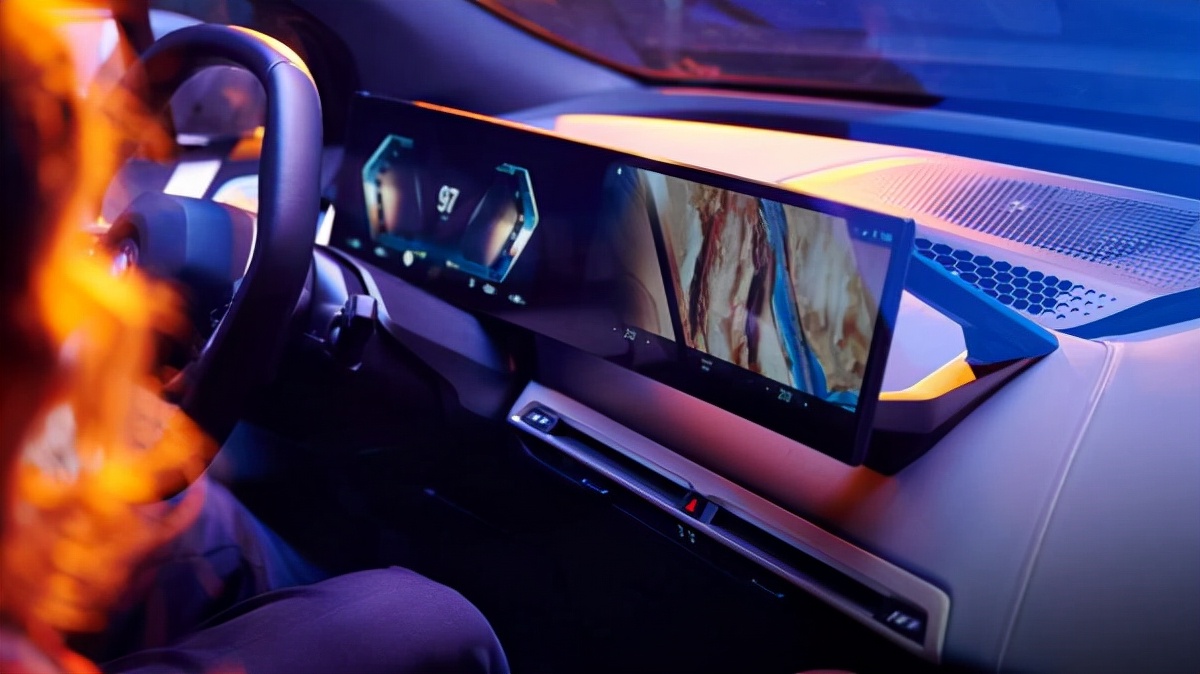 从创新BMW iX感受宝马纯电时代的驾驶乐趣