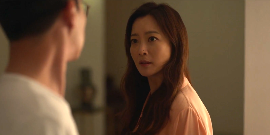 一下子放出8集，从头到尾都刺激，网飞突然奉上一部狗血新剧