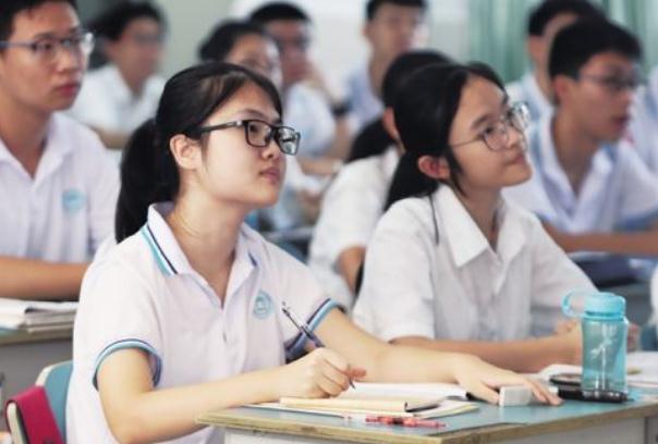 高考满分作文，全文755字有数十个生僻字，阅卷组长写了四页注释