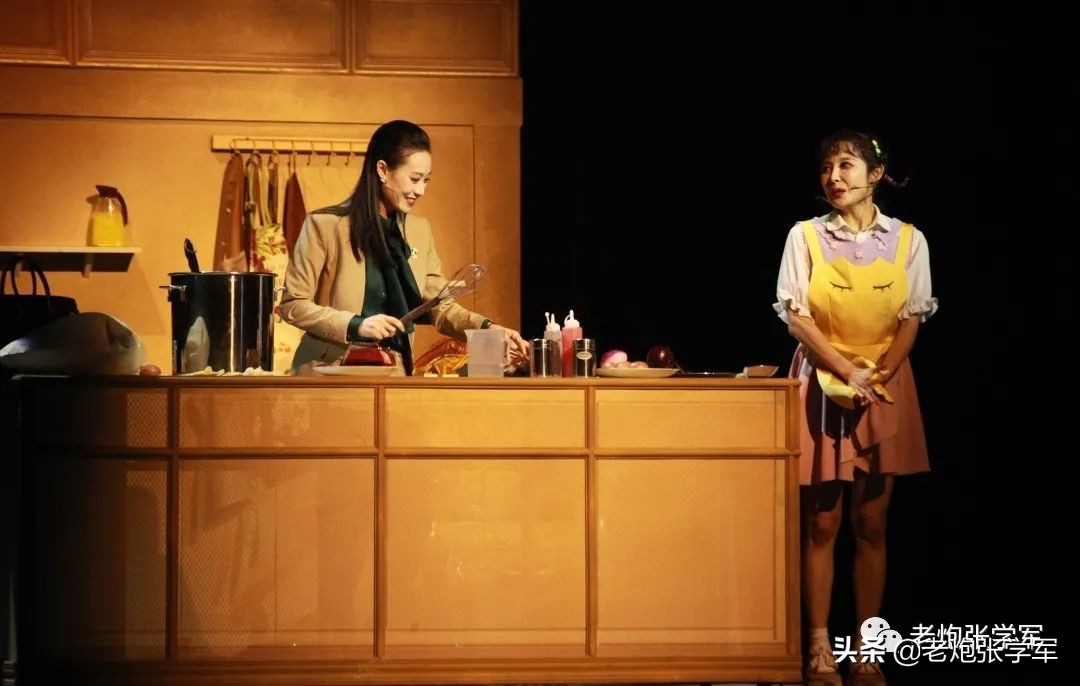 《天生一对》唤醒冷却的温情，满江演的那个爹很亮眼