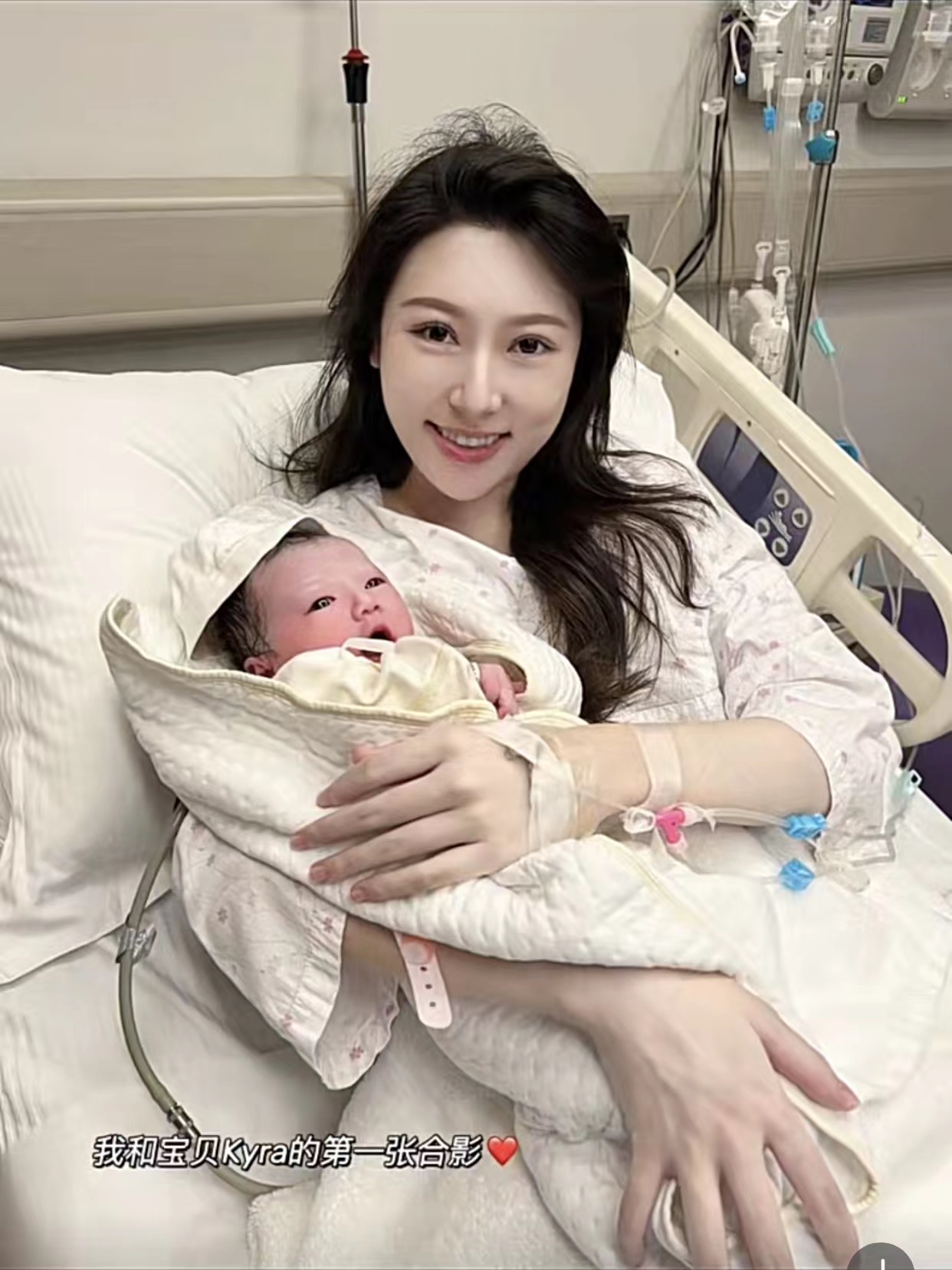 她是陈佩斯外甥女，毕业名校，办明星婚礼，产后住88万月子中心