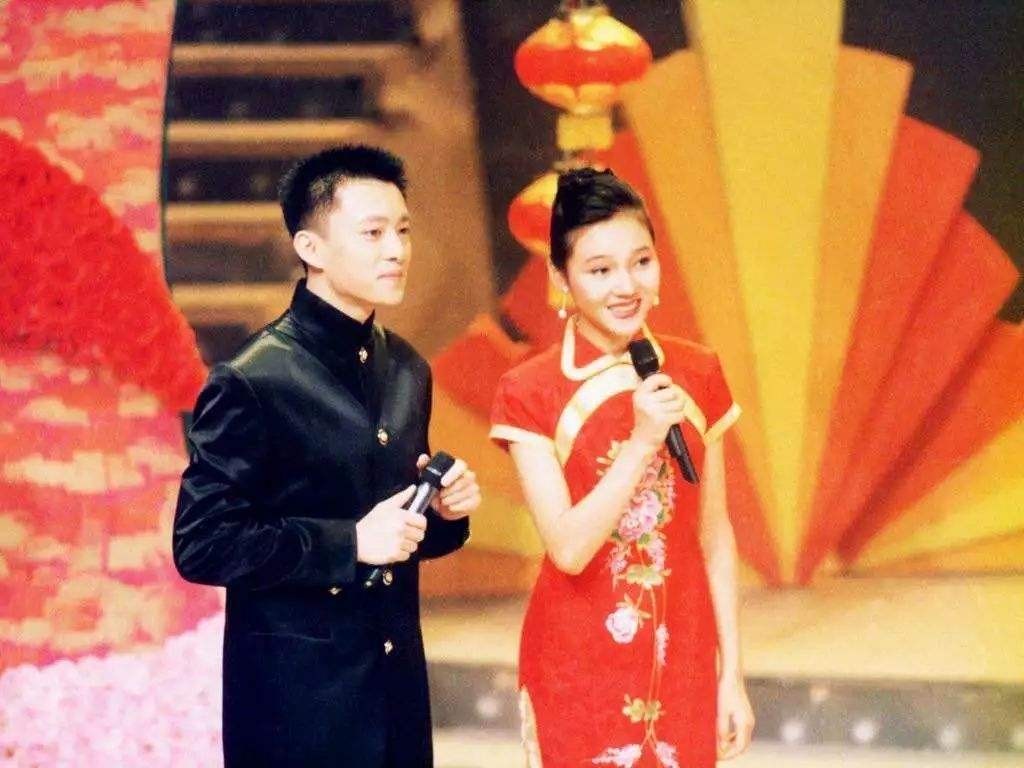 央视主持人亚宁：因相貌俊美被怀疑性取向，退居幕后身价500亿