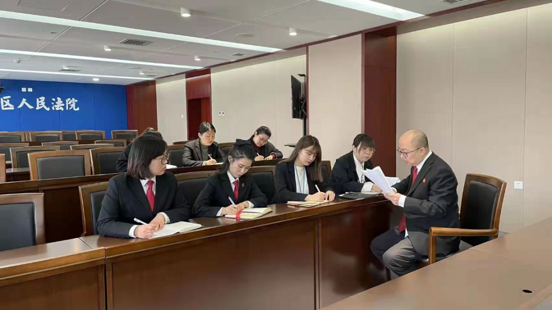 西安市雁塔区第十四次党代会精神在区法院引起热烈反响