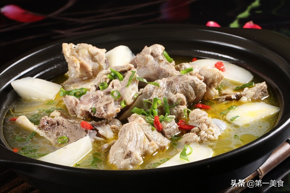 家常炖排骨熬猪肉做法详解，软烂入味不油腻，简单几步轻松上手