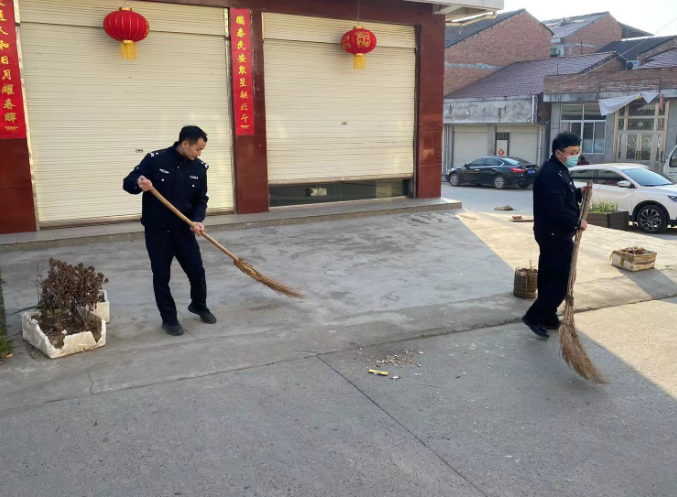 汉阴县公安局平梁派出所：开展“垃圾不落地，汉阴更美丽”主题党日活动