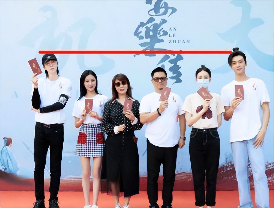 身高超185的10位男星，个个“鹤立鸡群”，不用自欺欺人谎报身高