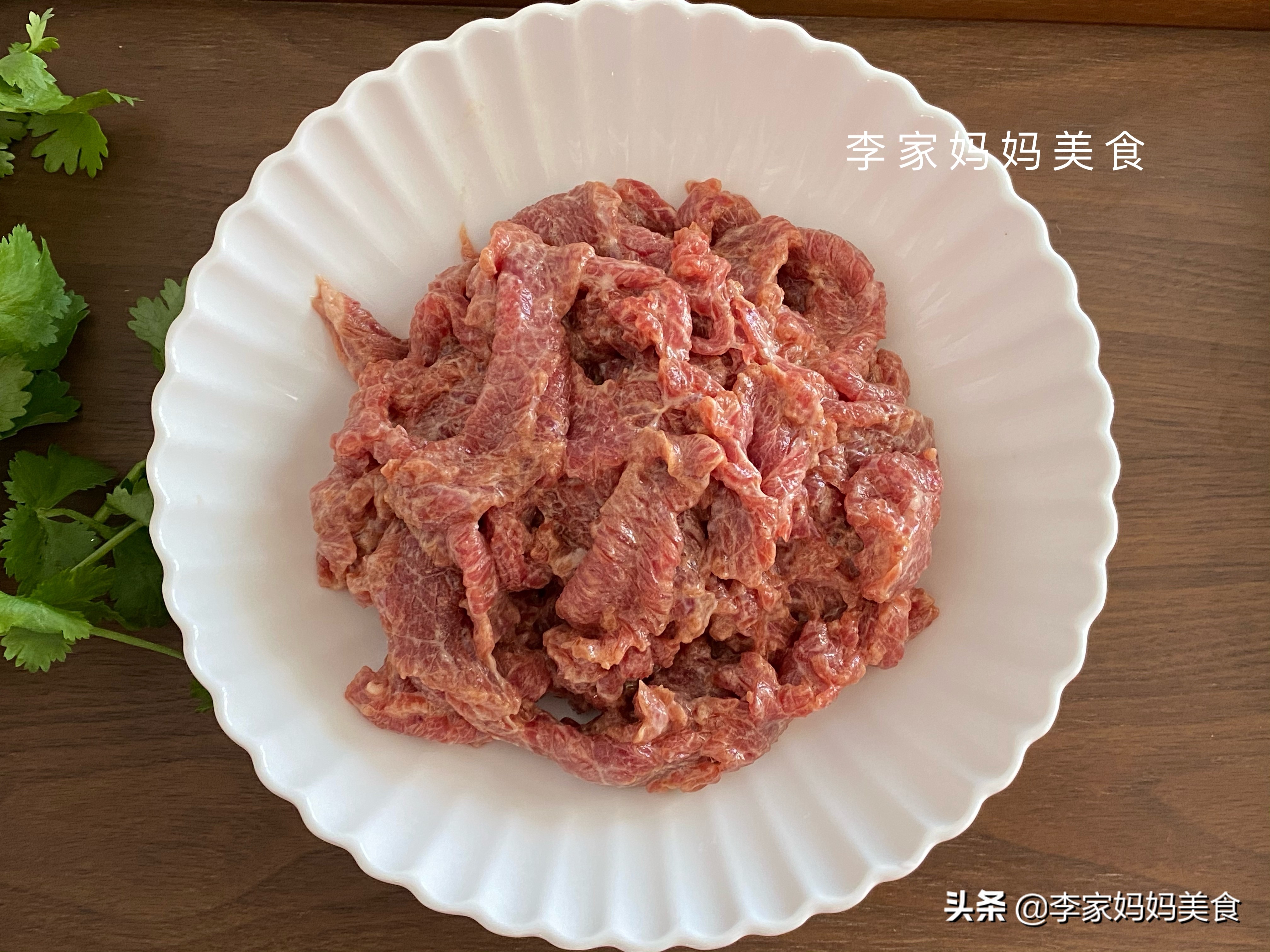 煮牛肉，别急着下锅，多做2步，肉嫩汤鲜无腥味，营养又解馋