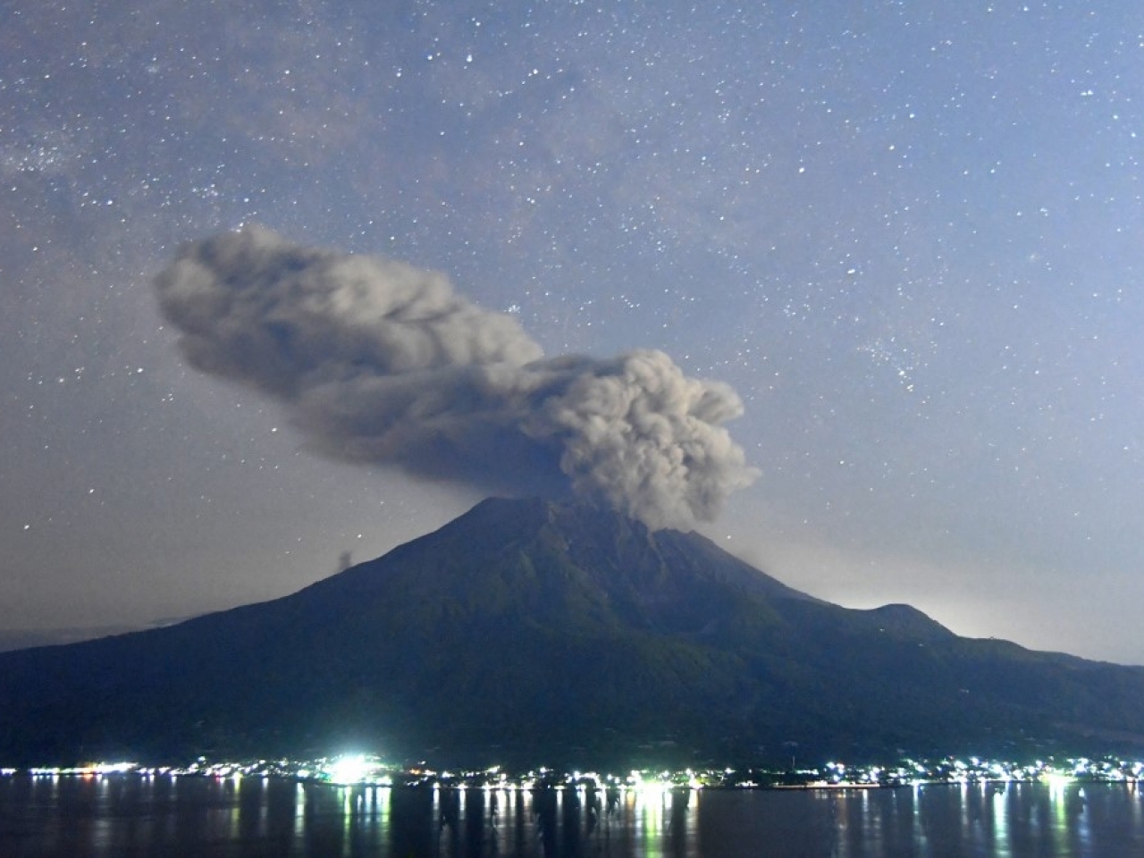 富士山喷发后2小时，东京就会一片漆黑？日本正在全面准备