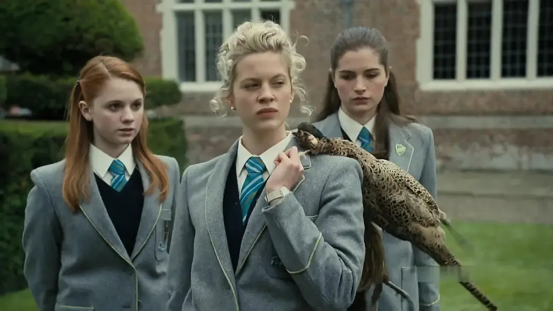 《野孩子》——把加州狂野富家女变英式乖乖女的美式校园青春电影