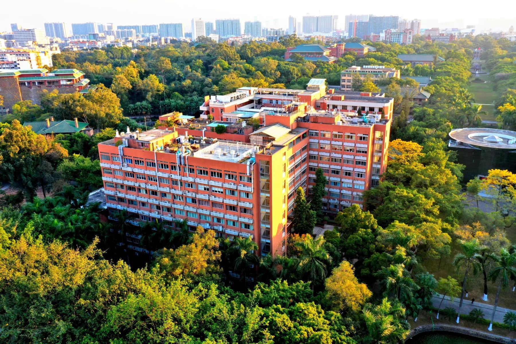 地理科学类专业：原来属于理学门类，毕业后不当老师还有出路吗？