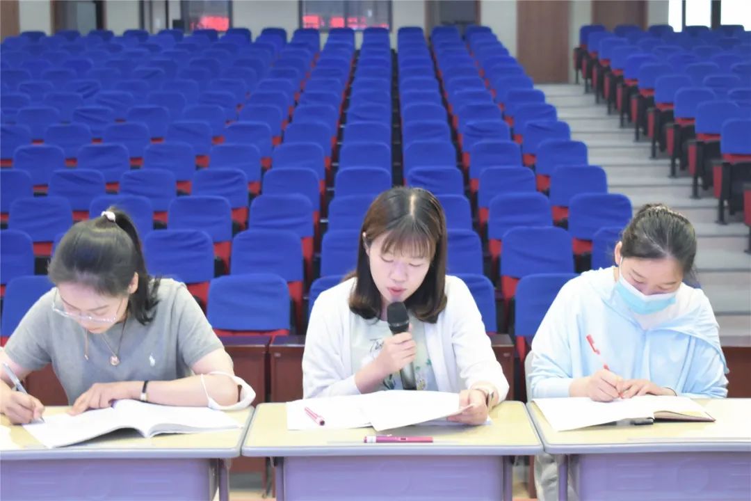 实验小学外国语学校周晓玲名师工作室送教到双流中学九江实验学校