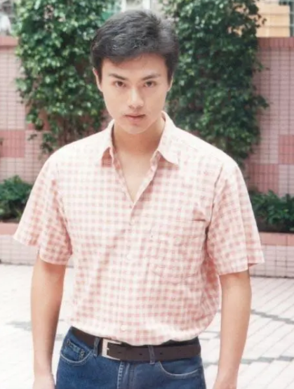 《丑女无敌》14年，男主改名难改运，女主无戏拍，男配成一线