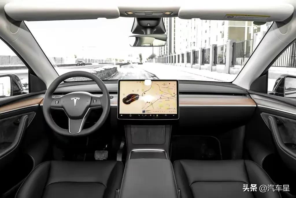 兼具优雅与动感的中型SUV，特斯拉Model Y产品力解读