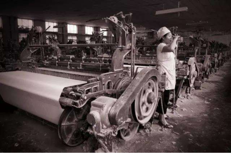 27岁美女在广州有多栋楼，每天拿着笔记本收房租，如今怎样？