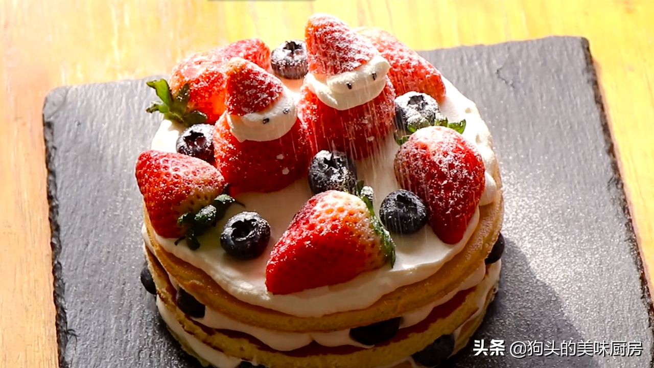 圣诞吃蛋糕，不用烤箱也能做，方法简单，孩子爱不释手，一看就会