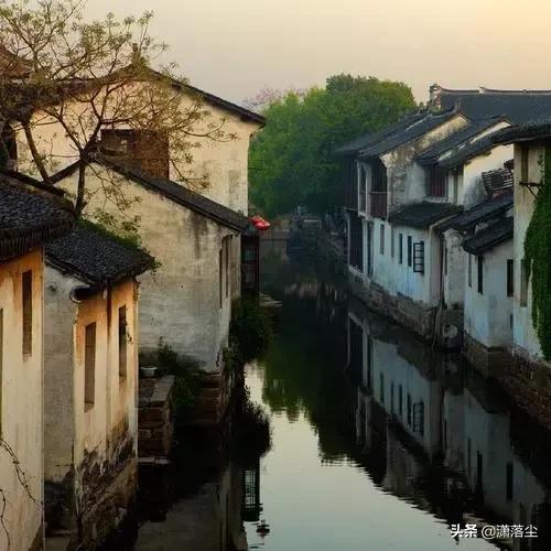 描写江南美景的句子