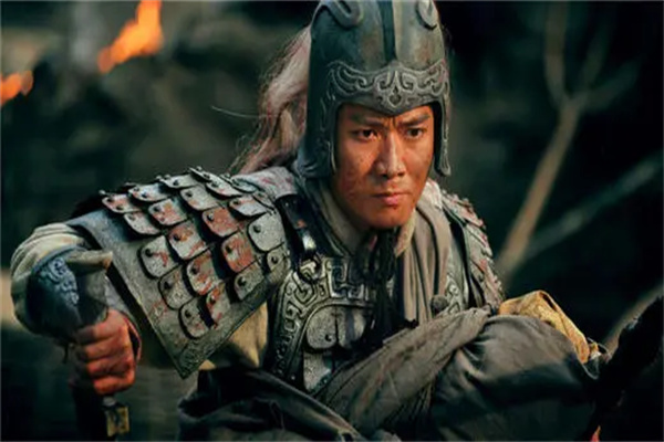 张飞只顾逃跑忘带嫂子，事后刘备说一句话，如今竟成兄弟义气名言